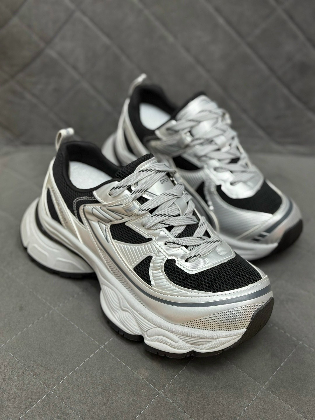 кроссовки женскиe,женские массивные кроссовки,кроссовки женские balenciaga,кроссовки balenciaga,модные кроссовки