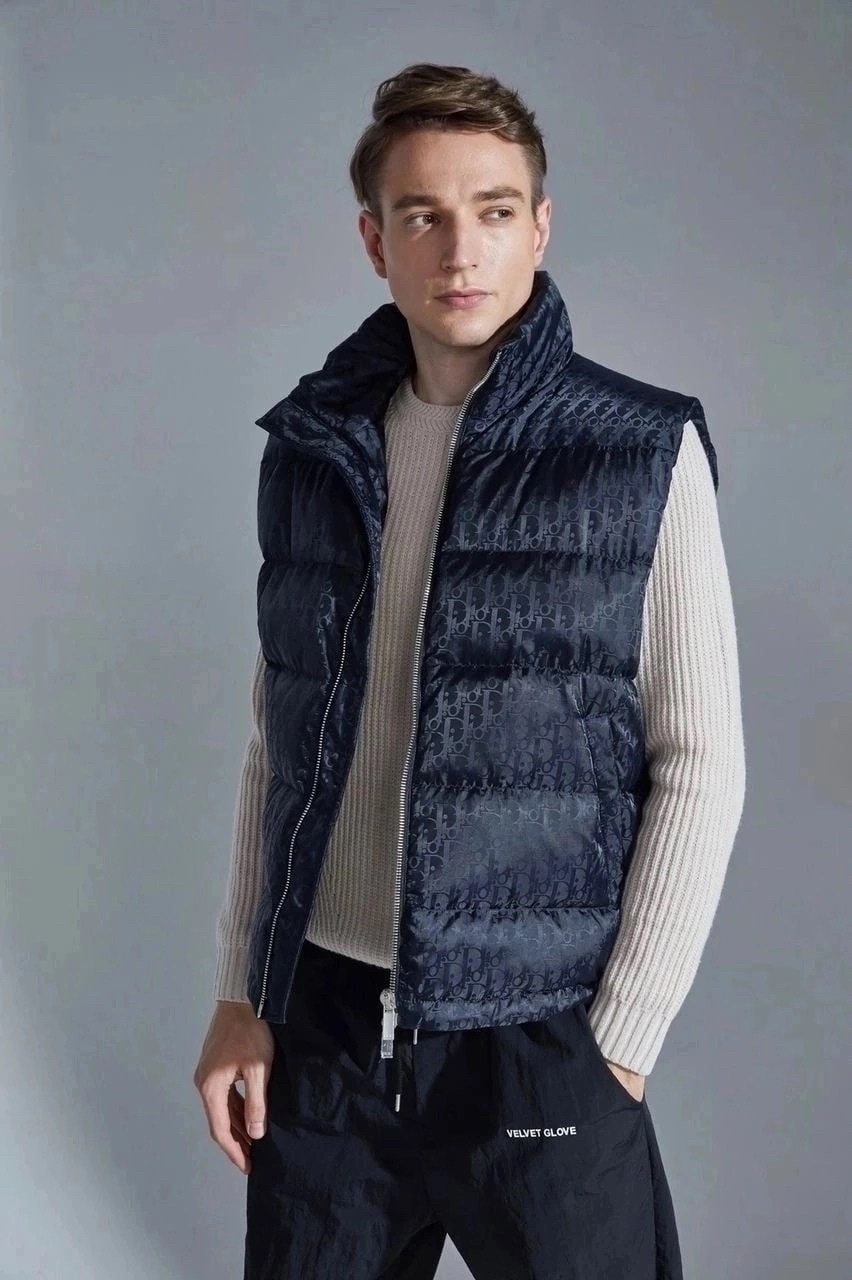 жилет двухсторонний,жилет мужской стеганый,мужской утепленный жилет,жилет,стеганый жилет