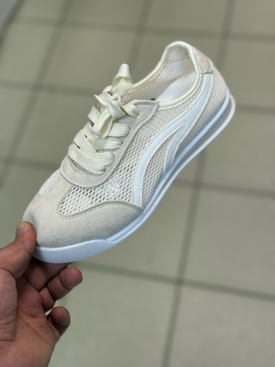 ,спортивная ,кроссовки женскиe,мужские кроссовки,мужская спортивная