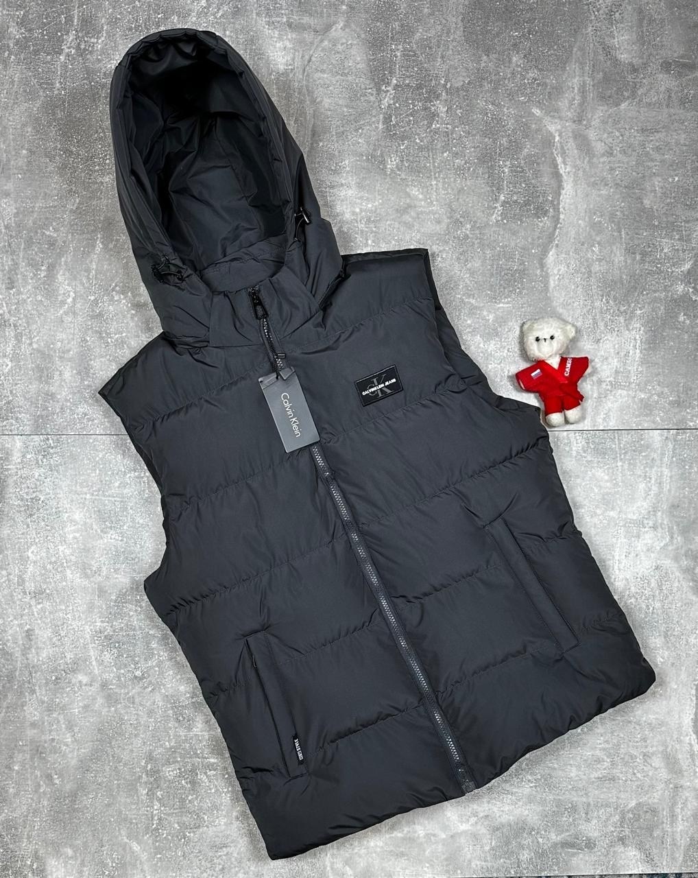 жилет,жилетка кальвин кляйн черная мужская,мужская жилетка,жилетка,мужская безрукавка