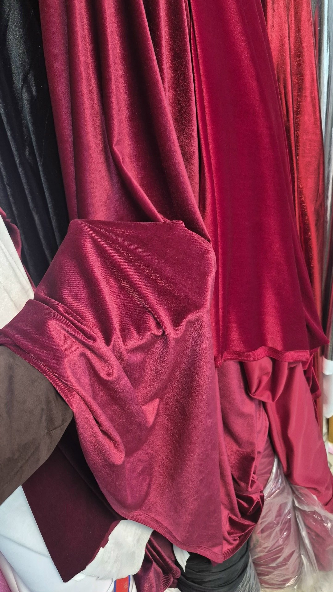 бархат бордовый,бархат красный ткань,бархат ткань,бархат стрейч,ткань бархат стрейч