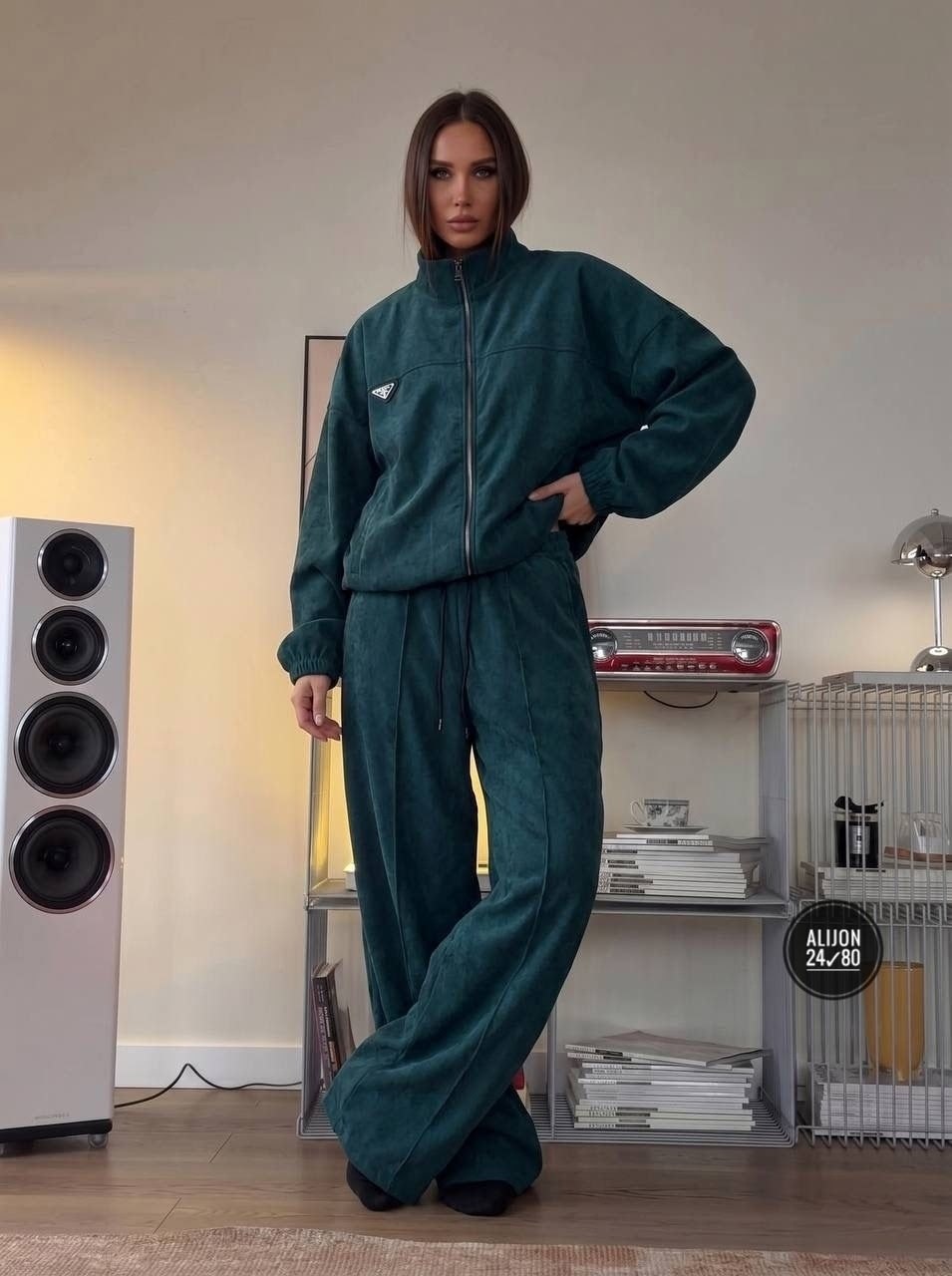 велюровый спортивный костюм,велюровый костюм женский,женский костюм штаны клёш и кофта велюр,велюровый костюм,велюровый спортивный костюм женски