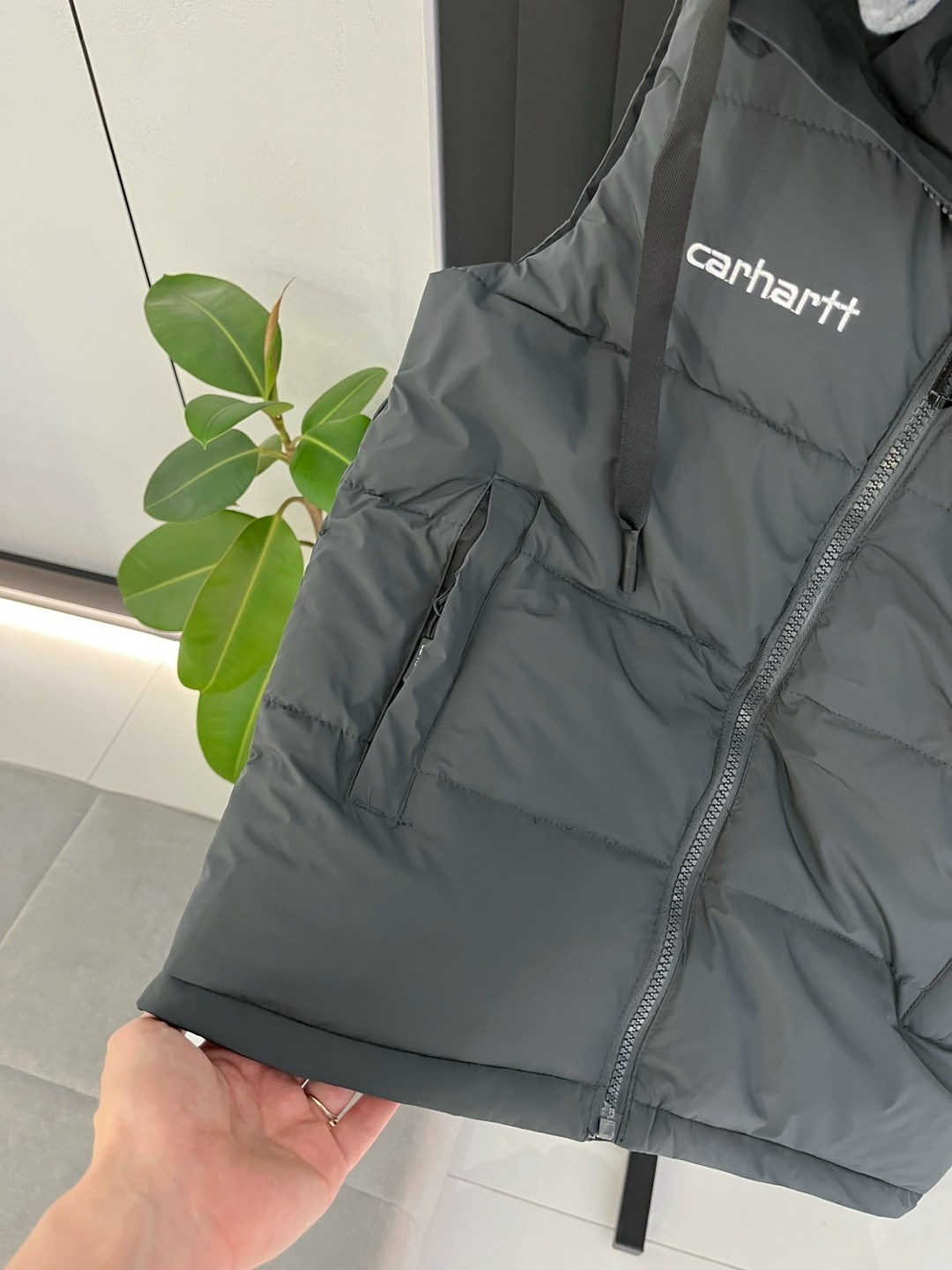 жилет,жилетка мужская,жилетка,жилетка безрукавка,жилетка с капюшоном