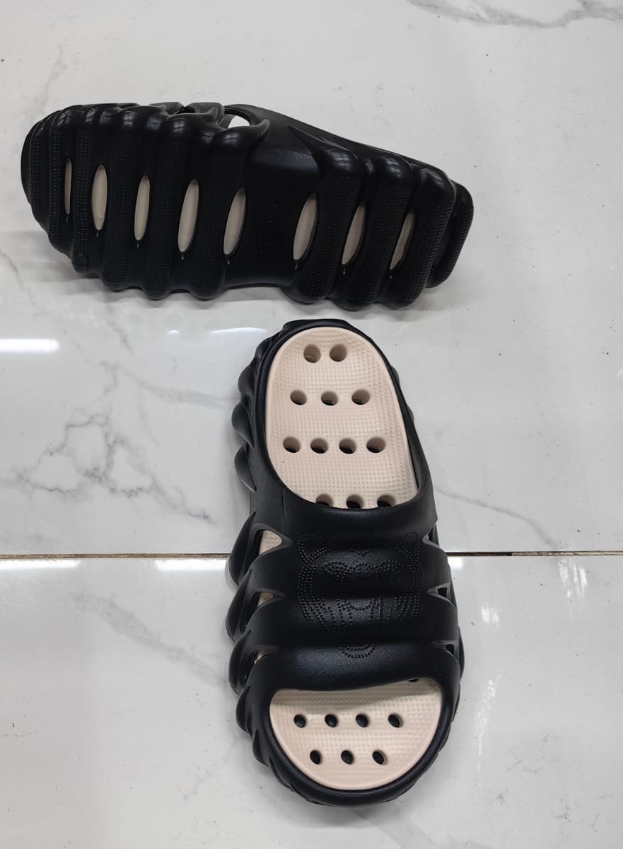 шлепки с дырками,шлепки резиновые,пляжная ,женские шлепанцы,тапочки модные