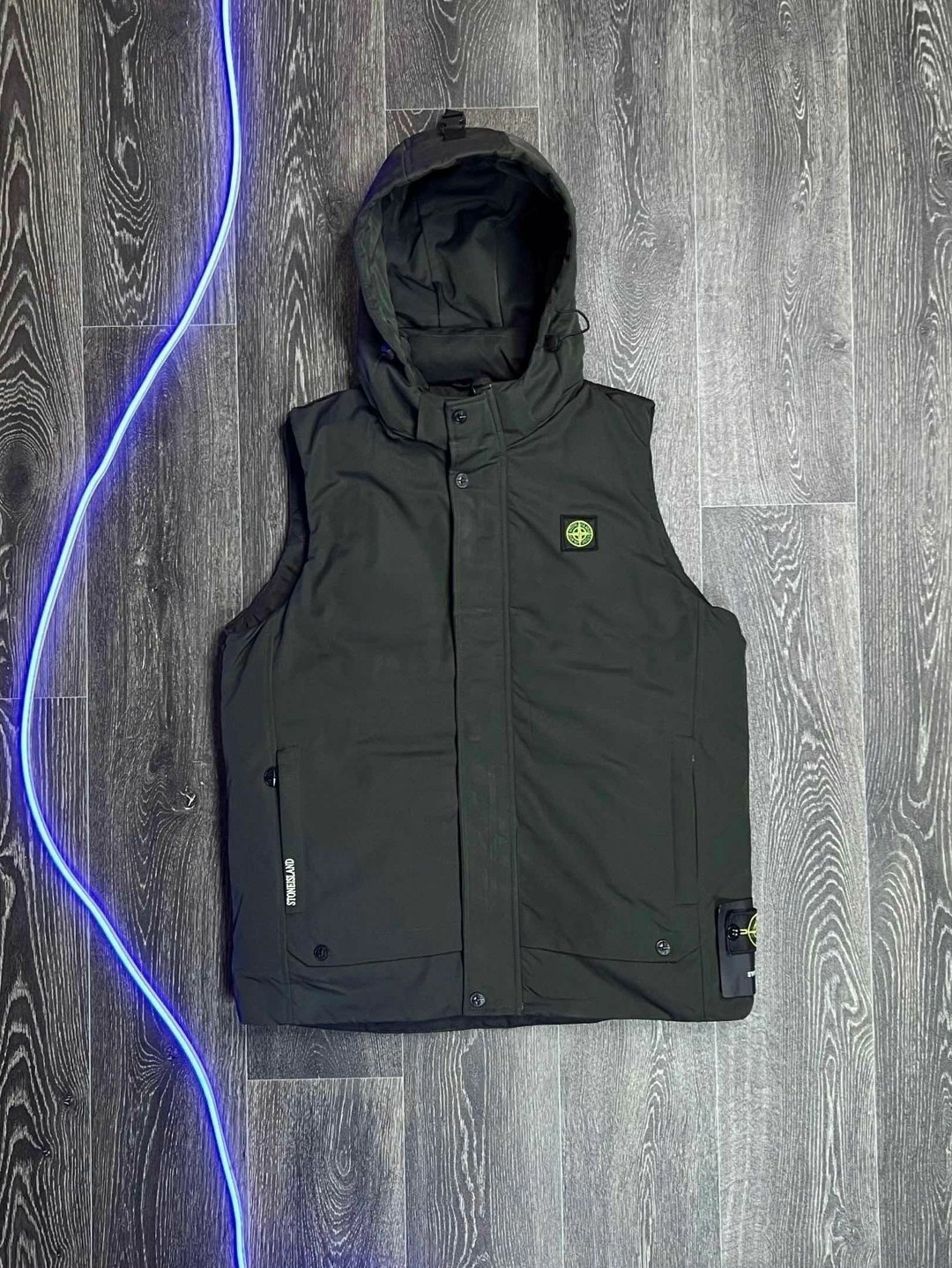 жилетка stone island,жилетка стон исланд,stone island мужской жилет цвет black,жилет stone island,жилет утепленный stone island