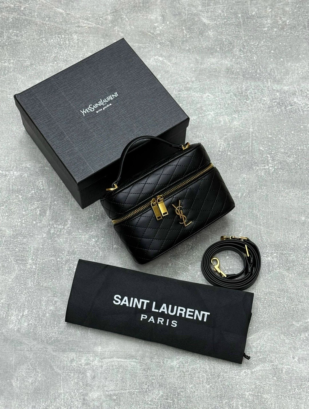 saint laurent сумка,сумки yves saint laurent,сумка женская yves saint laurent,косметичка yves saint laurent,saint laurent сумка на плечо