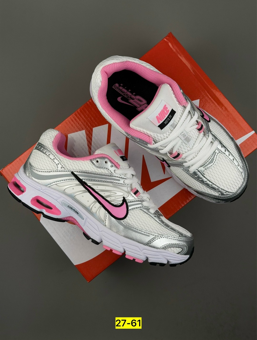 кроссовки nike initiator,женские беговые кроссовки initiator от finish line nike белый,кроссовки nike,кроссовки,женские кроссовки