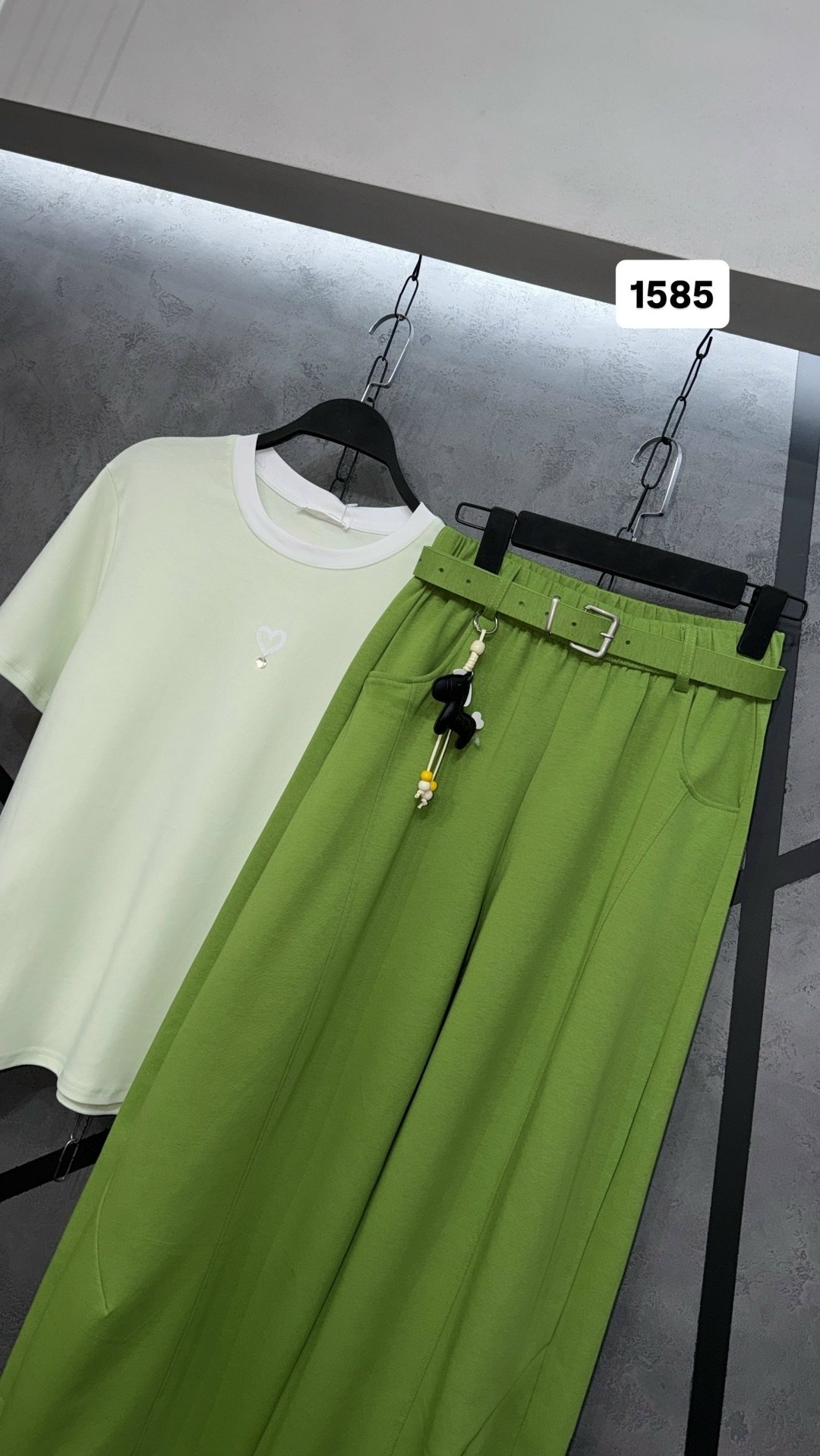 спортивные штаны,брюки модные,спортивные брюки,штаны модные,штаны