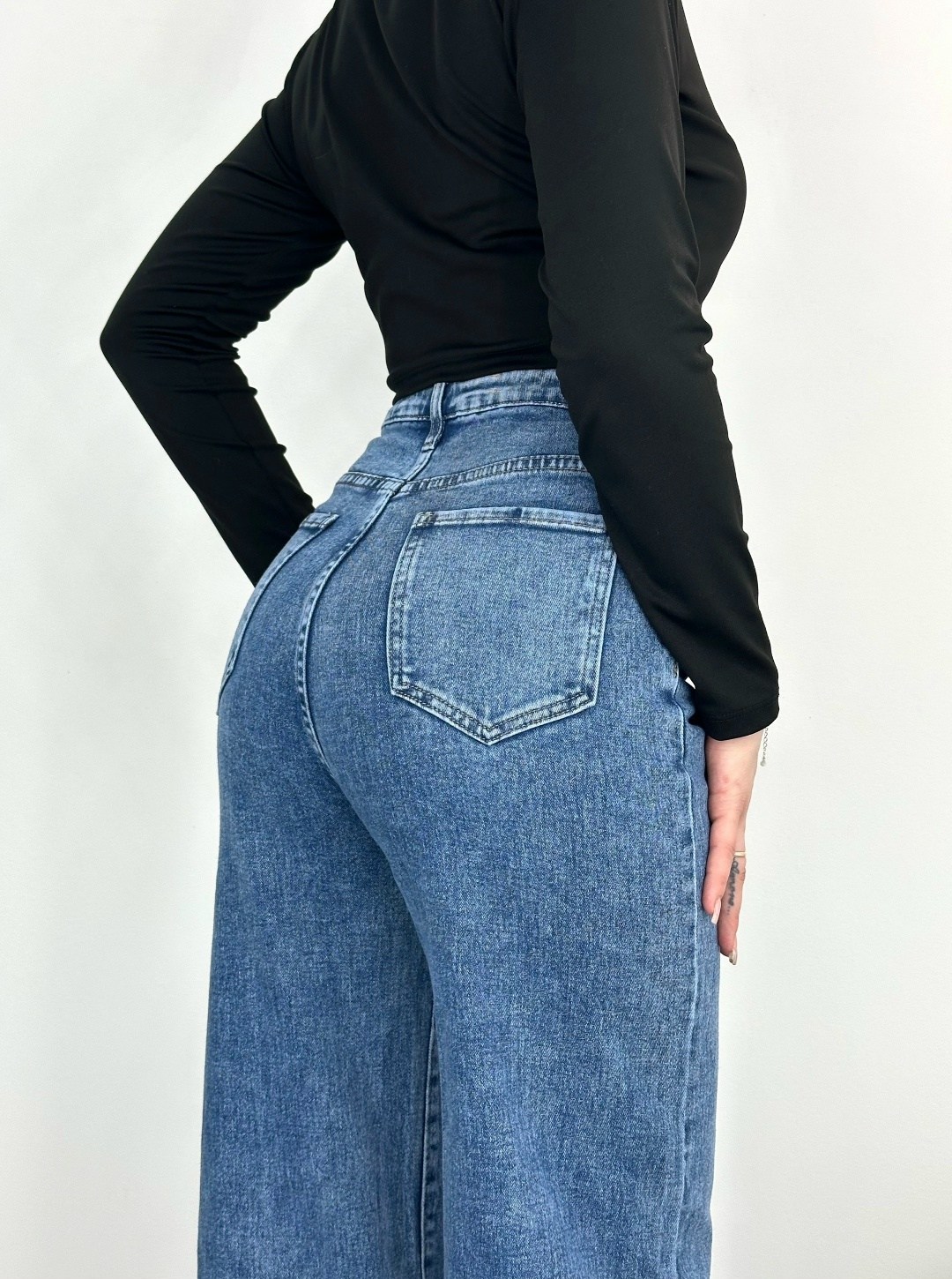 джинсы клеш женские с высокой талией синего цвета,женские джинсы клеш,женские джинсы,женские джинсы широкие,джинсы клеш женские с высокой талией синего цвета 2828s