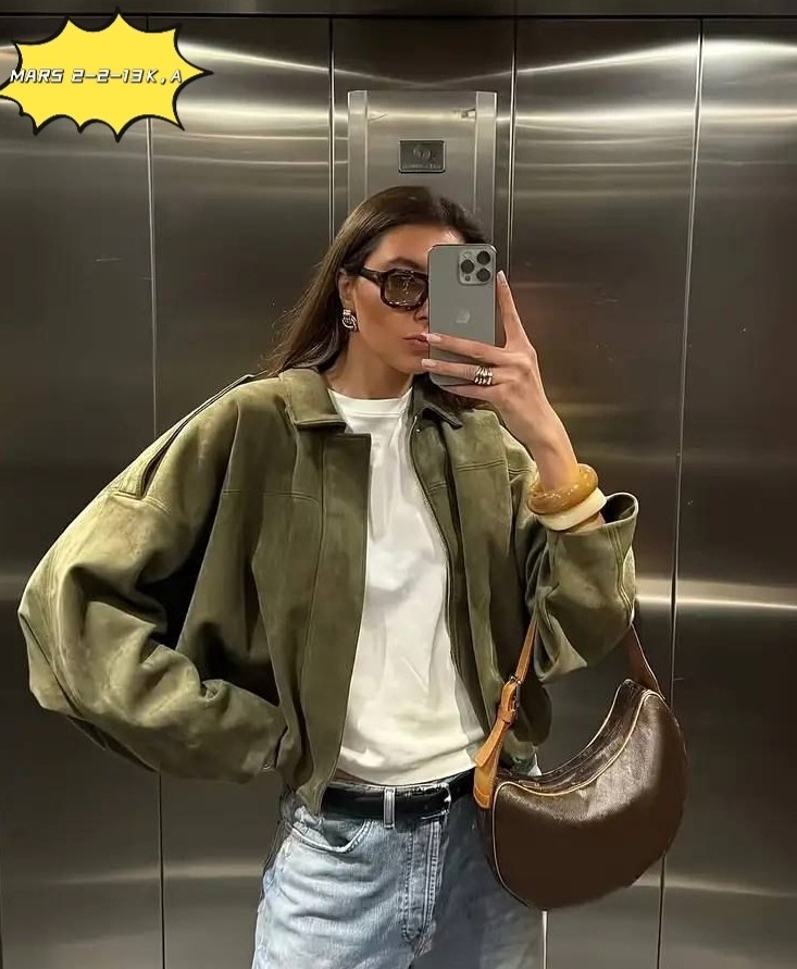 куртка-бомбер из искусственной замши zarina,бомбер замшевый оверсайз athe.brand,куртка замшевая,куртка бомбер,женская замшевая куртка