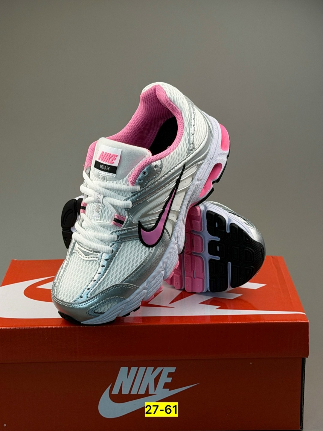 кроссовки nike initiator,женские беговые кроссовки initiator от finish line nike белый,кроссовки nike,кроссовки,женские кроссовки