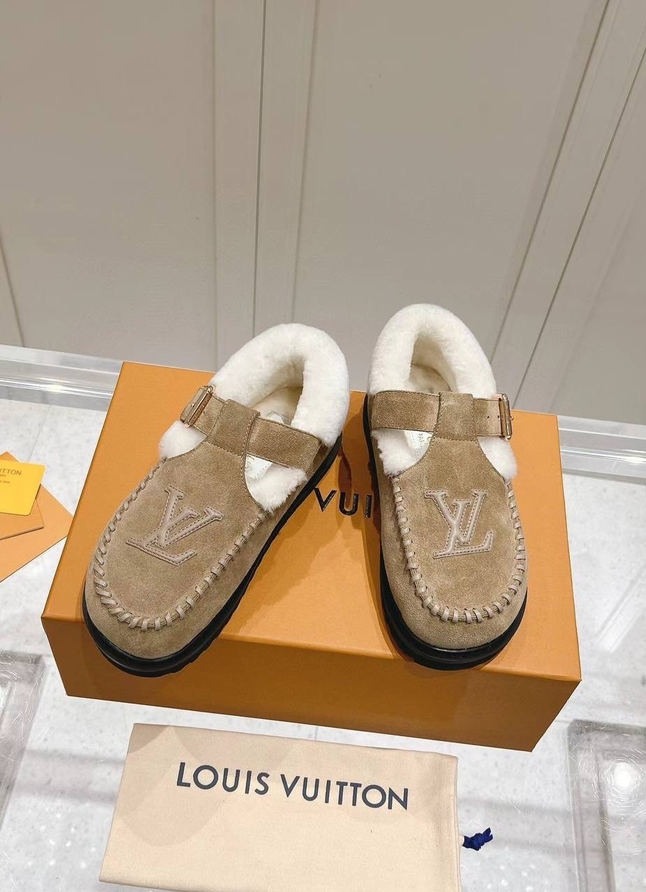 женские сандали louis vuitton,женские сандалии луи виттон colorado с мехом,женские замшевые ботинки louis vuitton colorado comfort на меху черные,женские замшевые ботинки louis vuitton colorado comfor