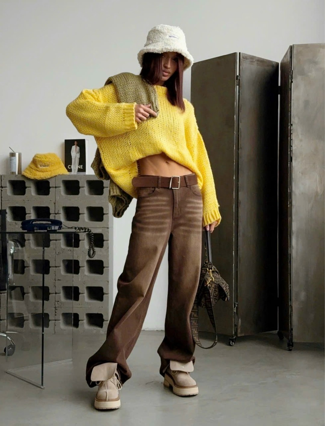 оверсайз свитер,стильные женские джинсы,свитер,джемпер желтый