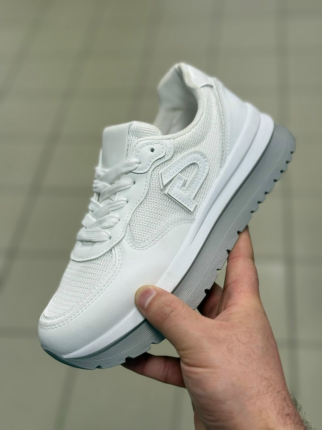 кроссовки,кроссовки повседневные,женские кроссовки,удобные кроссовки,кроссовка