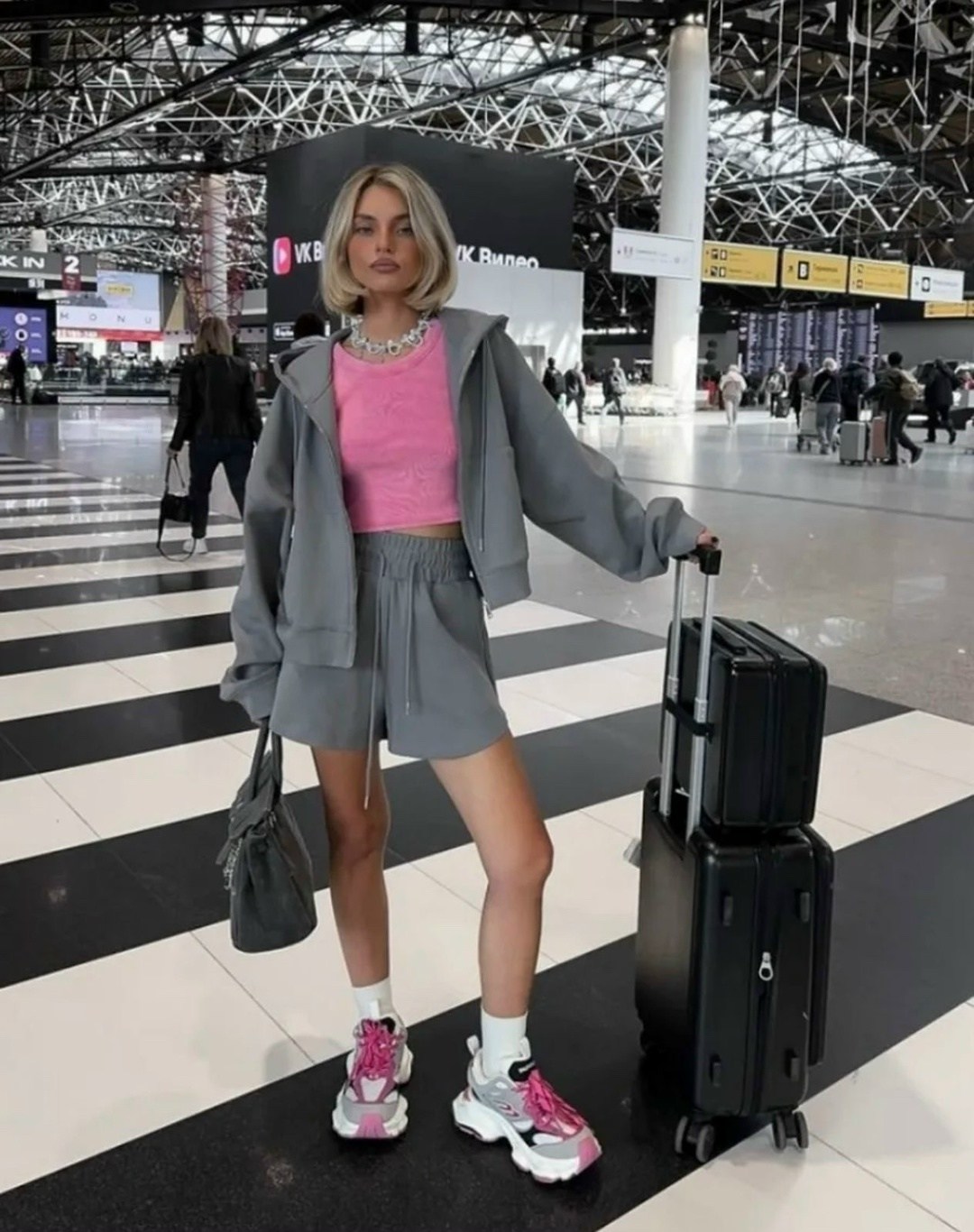 спортивные костюм с шортами,костюм женский,костюм спортивный,стиль одежды