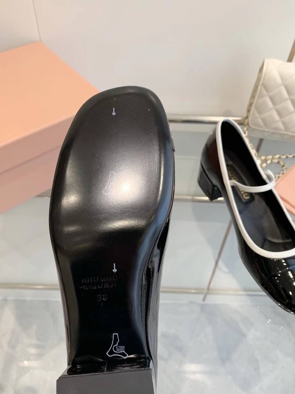 туфли miu miu,,туфли женские,туфли из лакированной кожи,туфли мэри джейн