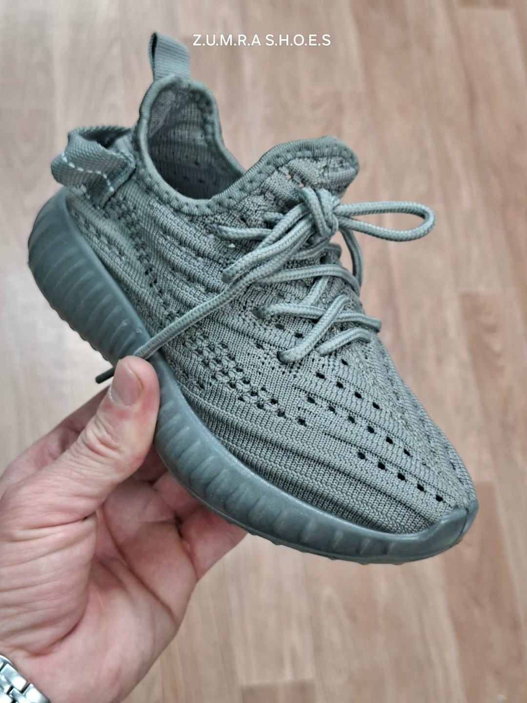 ,женские кроссовки,летние кроссовки изи,изики кроссовки,повседневные кроссовки