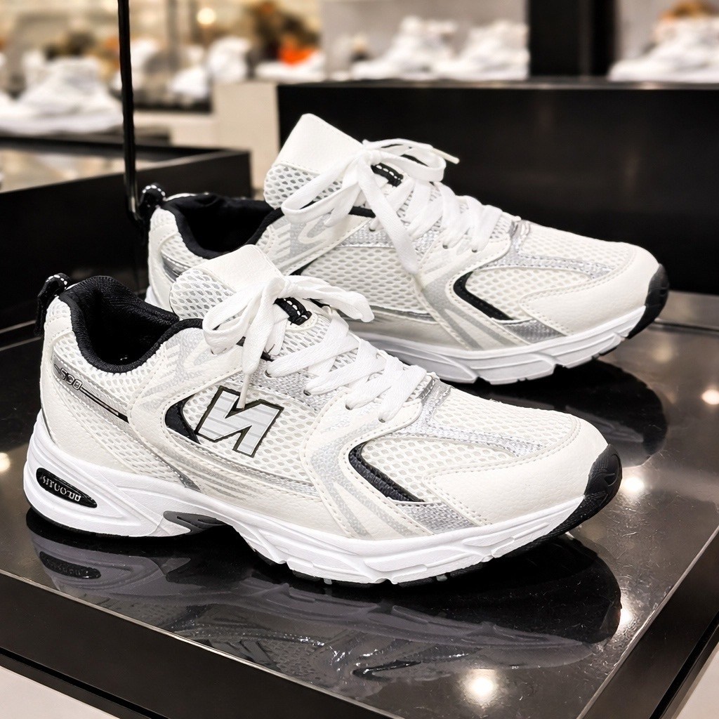 стиль одежды,,мода стиль,белые кроссовки,кроссовки