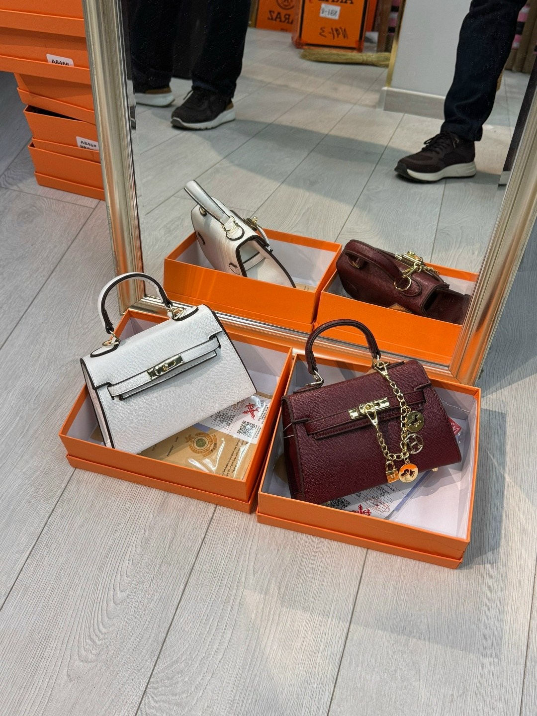 стильная женская сумка,женская сумка в стиле бренда келли эрмес в черном цвете,сумка келли эрмес черная,модные сумки женские,сумочка женская