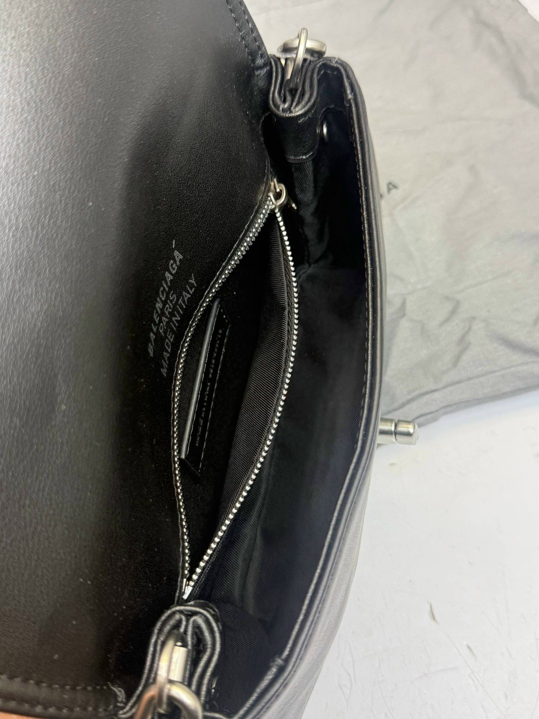 сумка balenciaga,сумка женская balenciaga,баленсиага сумка,balenciaga сумка на плечо,сумка через плечо на цепочке в стиле balen-ciaga monaco