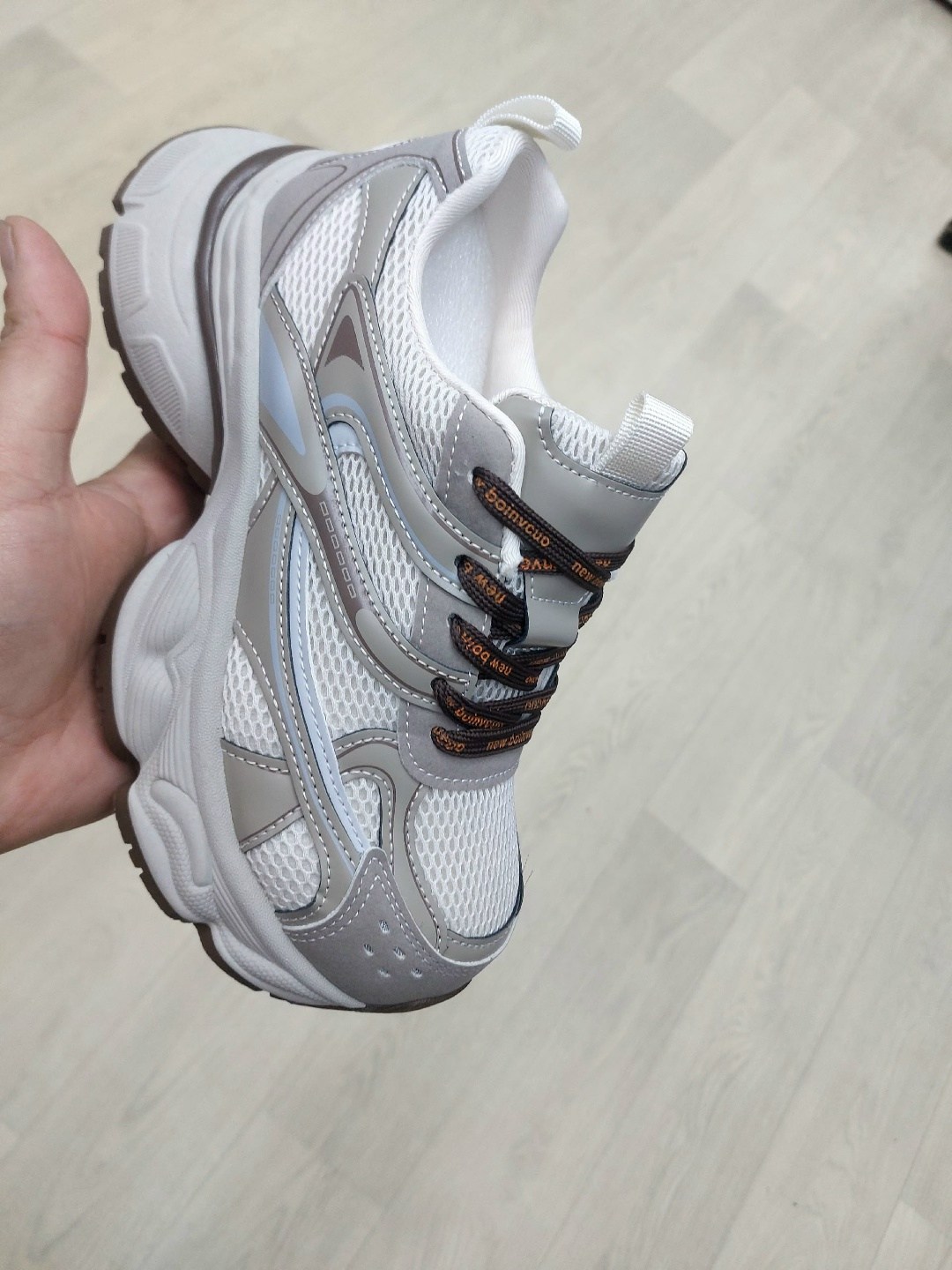 кроссовки женскиe,женские массивные кроссовки,кроссовки повседневные,массивные кроссовки,оригинальные кроссовки