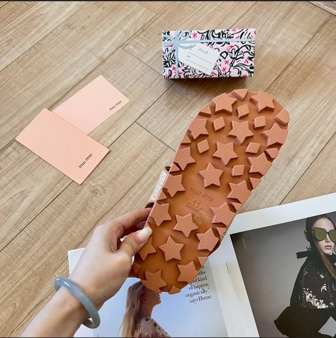 сандалии miu miu,женские сандалии,женские сандали,модные сандалии,босоножки модные