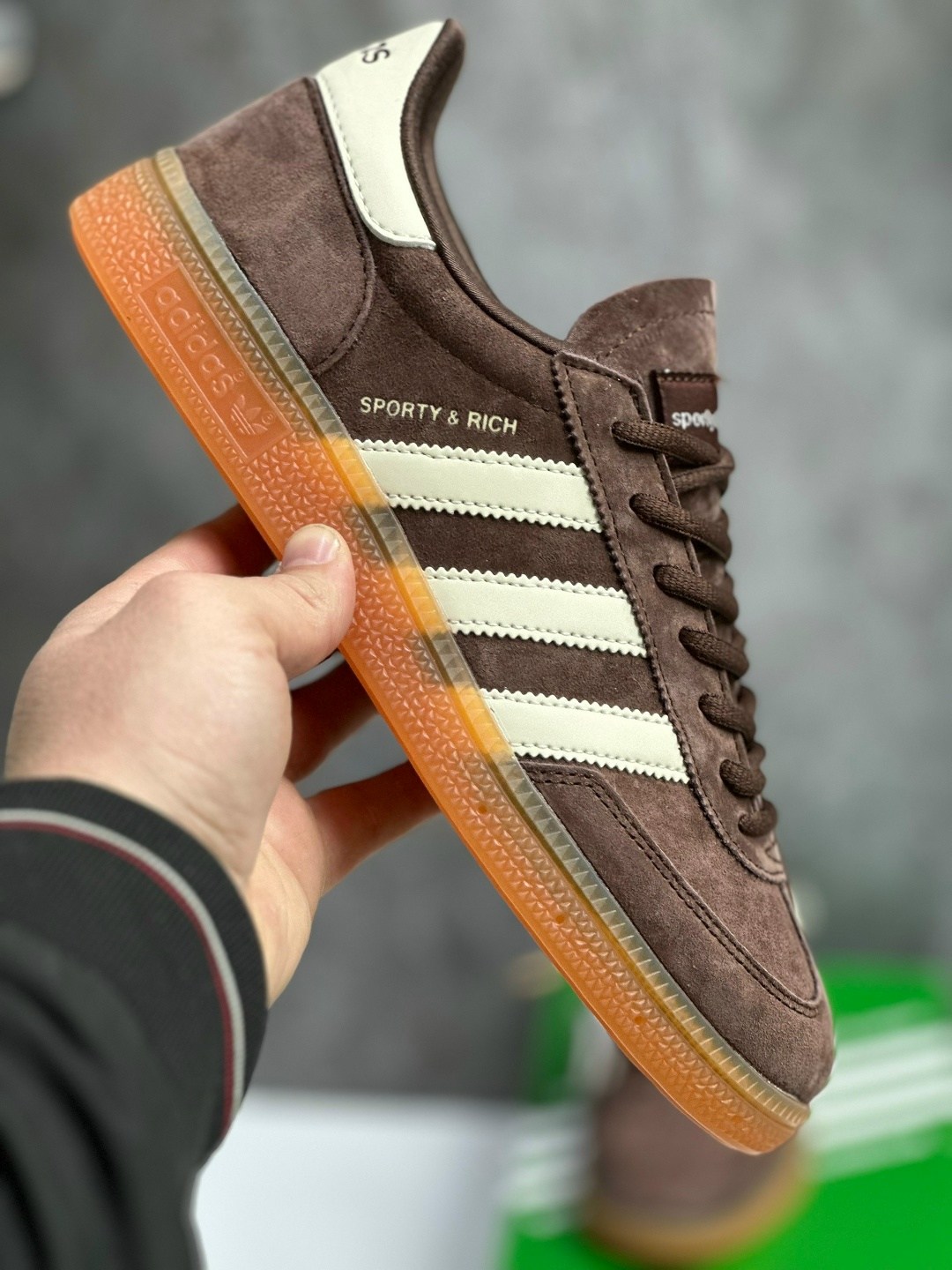 кроссовки adidas handball spezial sporty & rich на шнурках,кроссовки adidas handball spezial sporty & rich brown,кроссовки adidas spezial,кроссовки adidas handball spezial sporty & rich brown кеды adi