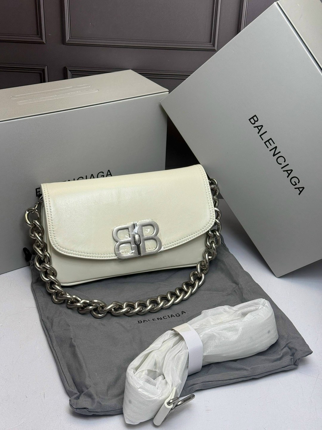 сумка balenciaga,сумка женская balenciaga,баленсиага сумка,balenciaga сумка на плечо,сумка через плечо на цепочке в стиле balen-ciaga monaco