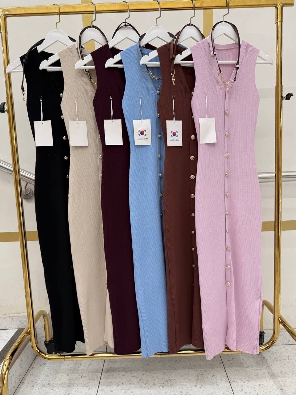 трикотажное платье,платье без рукавов,платье,вязаное платье,облегающее платье