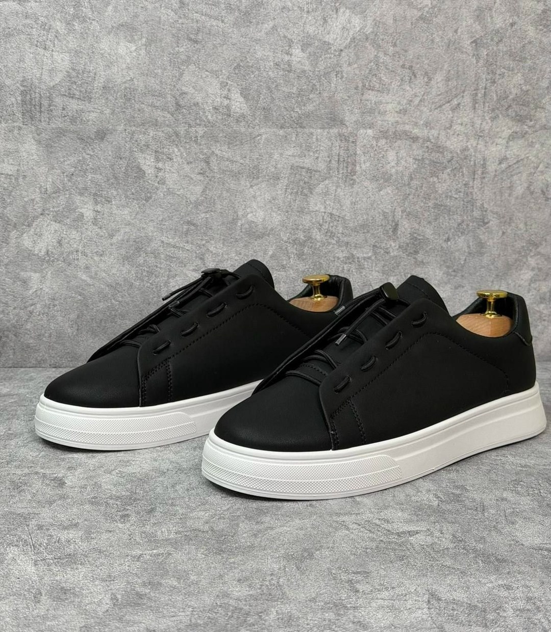 ,мужские кеды,мужские кеды натуральная кожа черного цвета,кеды мужские кожаные,черные кожаные мужские кеды на белой подошве т-945