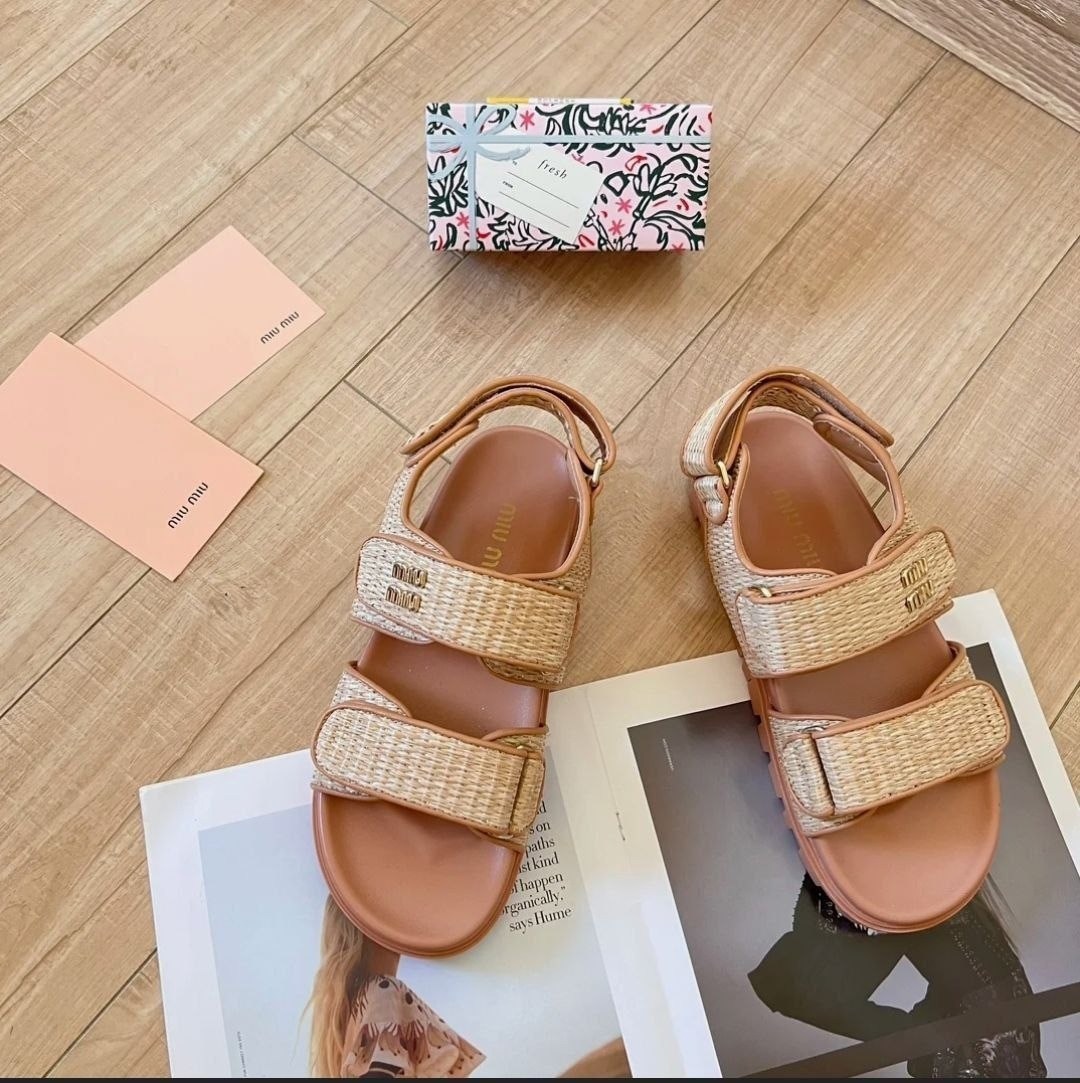 сандалии miu miu,женские сандалии,женские сандали,модные сандалии,босоножки модные