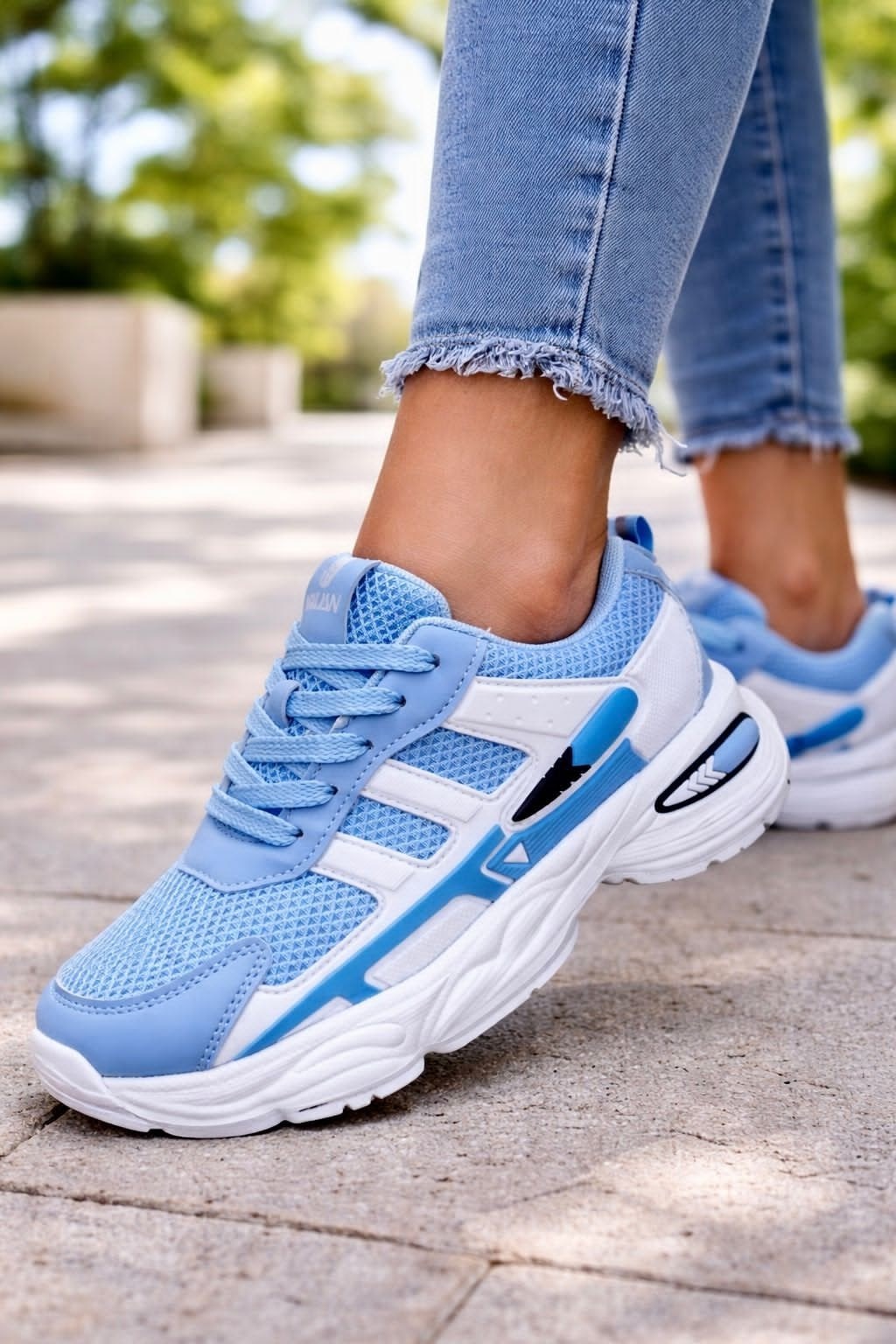 кроссовки женскиe,,кроссовки модные,кроссовки повседневные,кроссовка