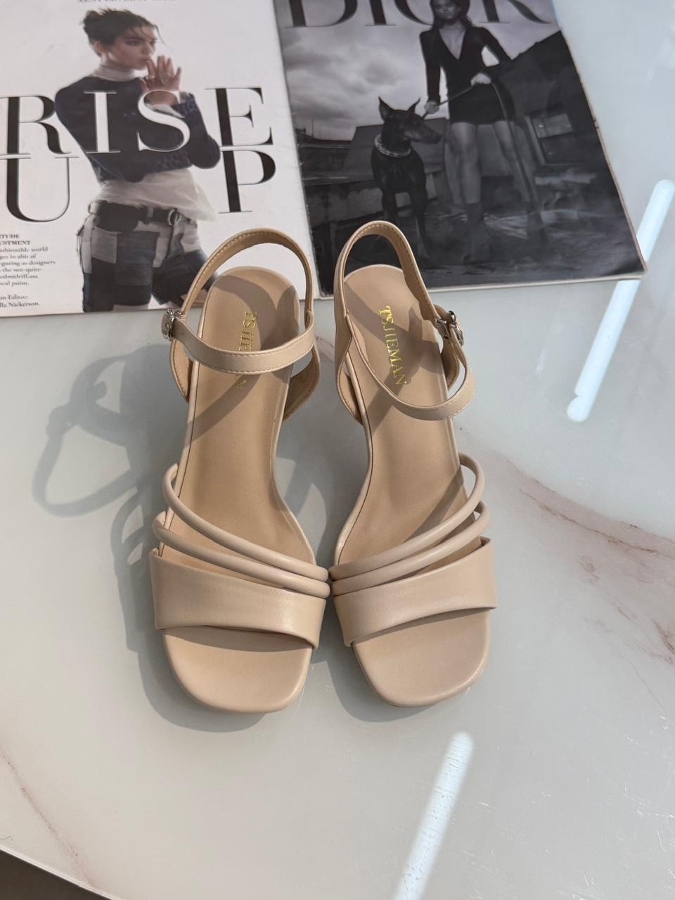 женские босоножки,босоножки на каблуках,босоножки с ремешками,босоножки на высоком каблуке,босоножки на невысоком каблуке