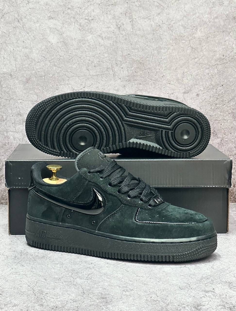 кроссовки найк мужские черные замшевые,мужские кроссовки nike air force 1 '07 черные замшевые,nike air force 1 low black,nike air force 1 low triple black,кроссовки nike air force 1