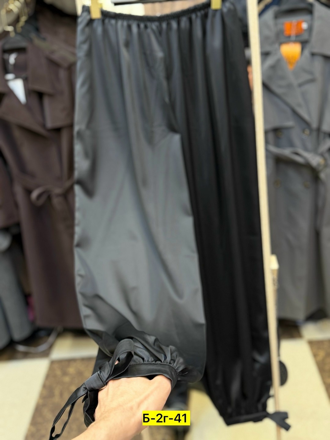 атласные брюки палаццо,атласные штаны палаццо,шелковые брюки,атласные штаны,атласные брюки палаццо от cushnie