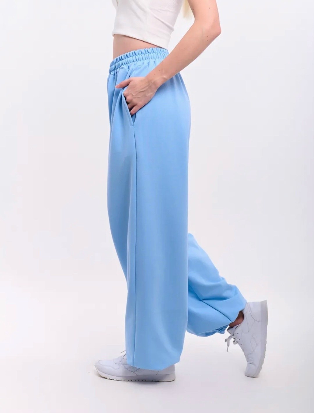 серые спортивные штаны женские оверсайз,широкие спортивные штаны джоггеры оверсайз,спортивные штаны широкие,брюки спортивные женские,спортивные штаны широкие оверсайз