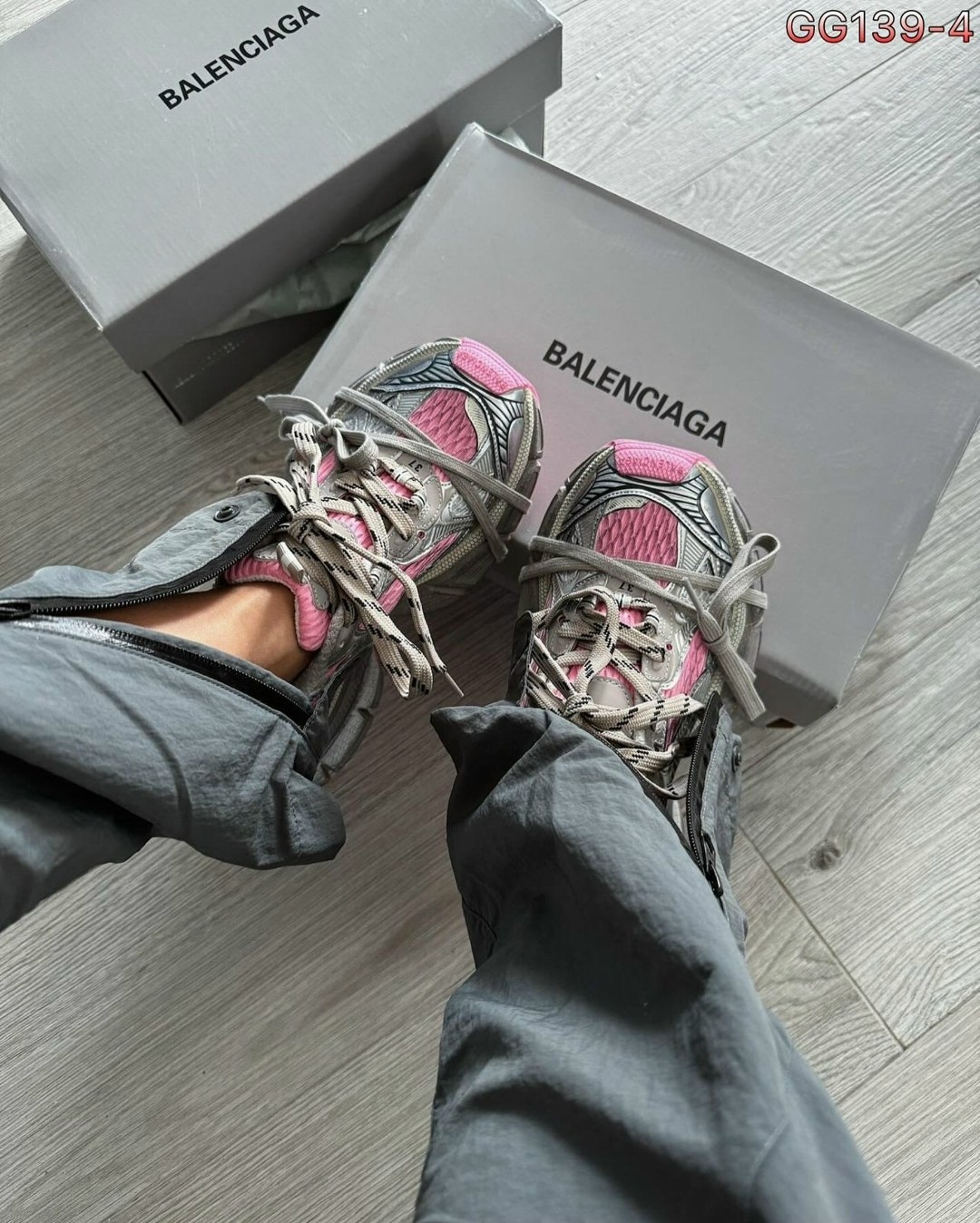 кроссовки женские balenciaga,женские кроссовки balenciaga 3xl серебристые с розовым,женские кроссовки balenciaga 3xl серебристые с розовым lm-18153,кроссовки женские balenciaga 3xl,кроссовки balenciag