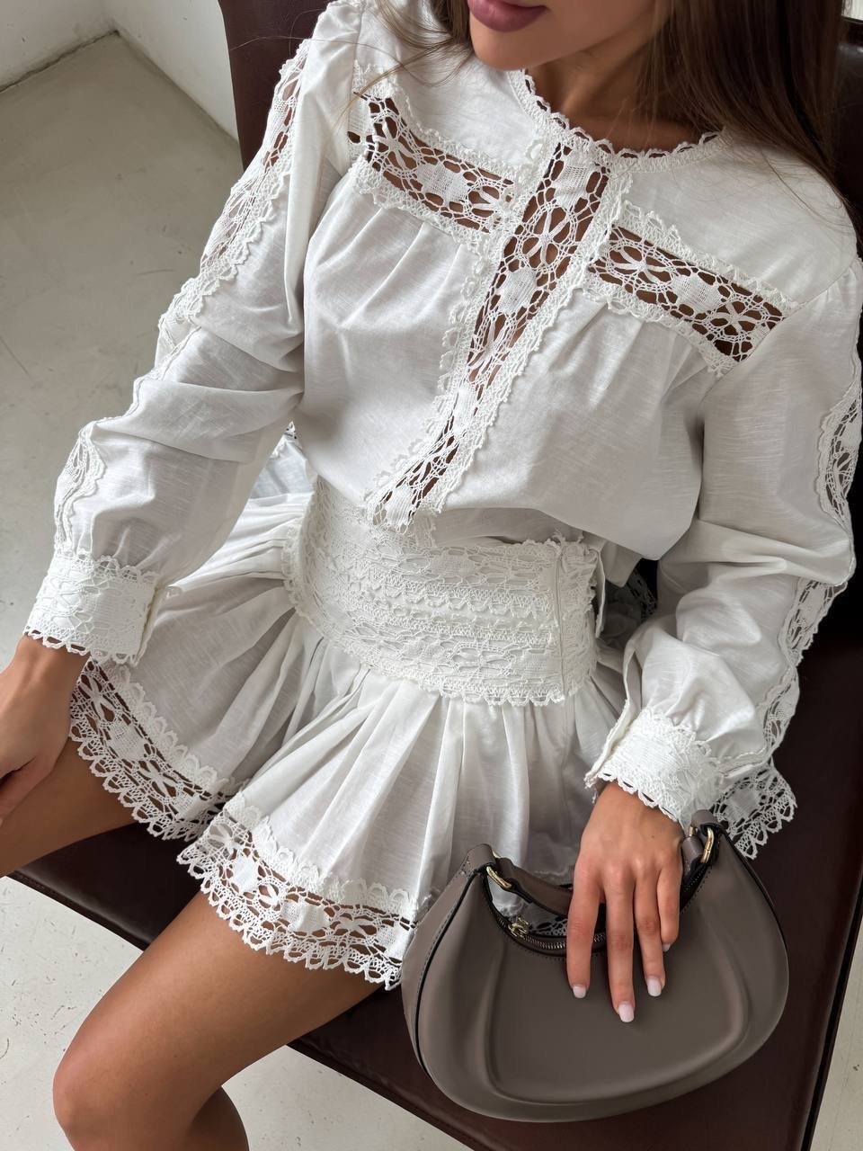 костюм с юбкой,белая блузка с кружевом,нарядная блуза,блузка крестьянка нарядная праздничная naox,блузка модная