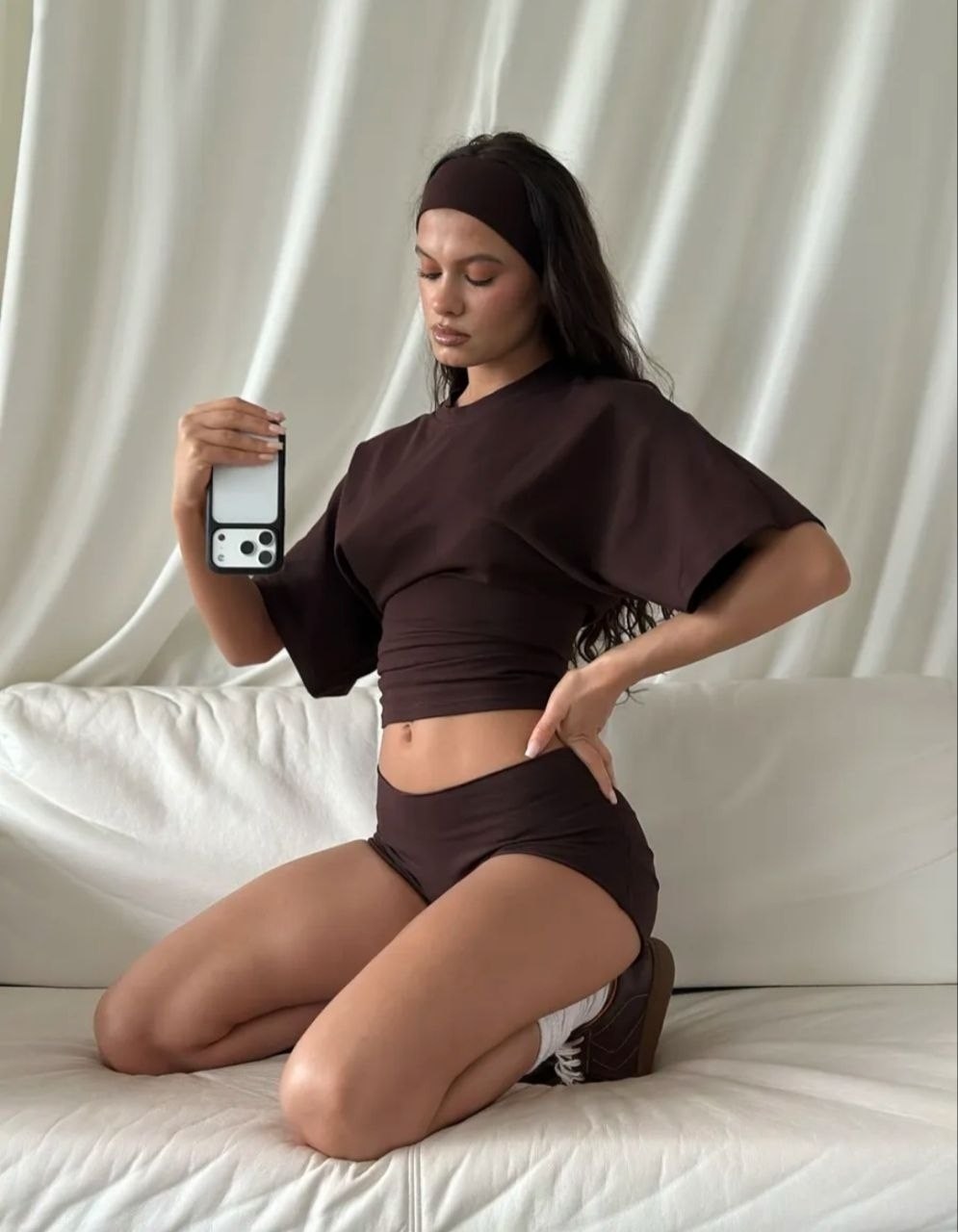 футболки женская,футболка женская бордовая,базовая укороченная футболка женская,рукава летучая мышь,футболка с рукавами