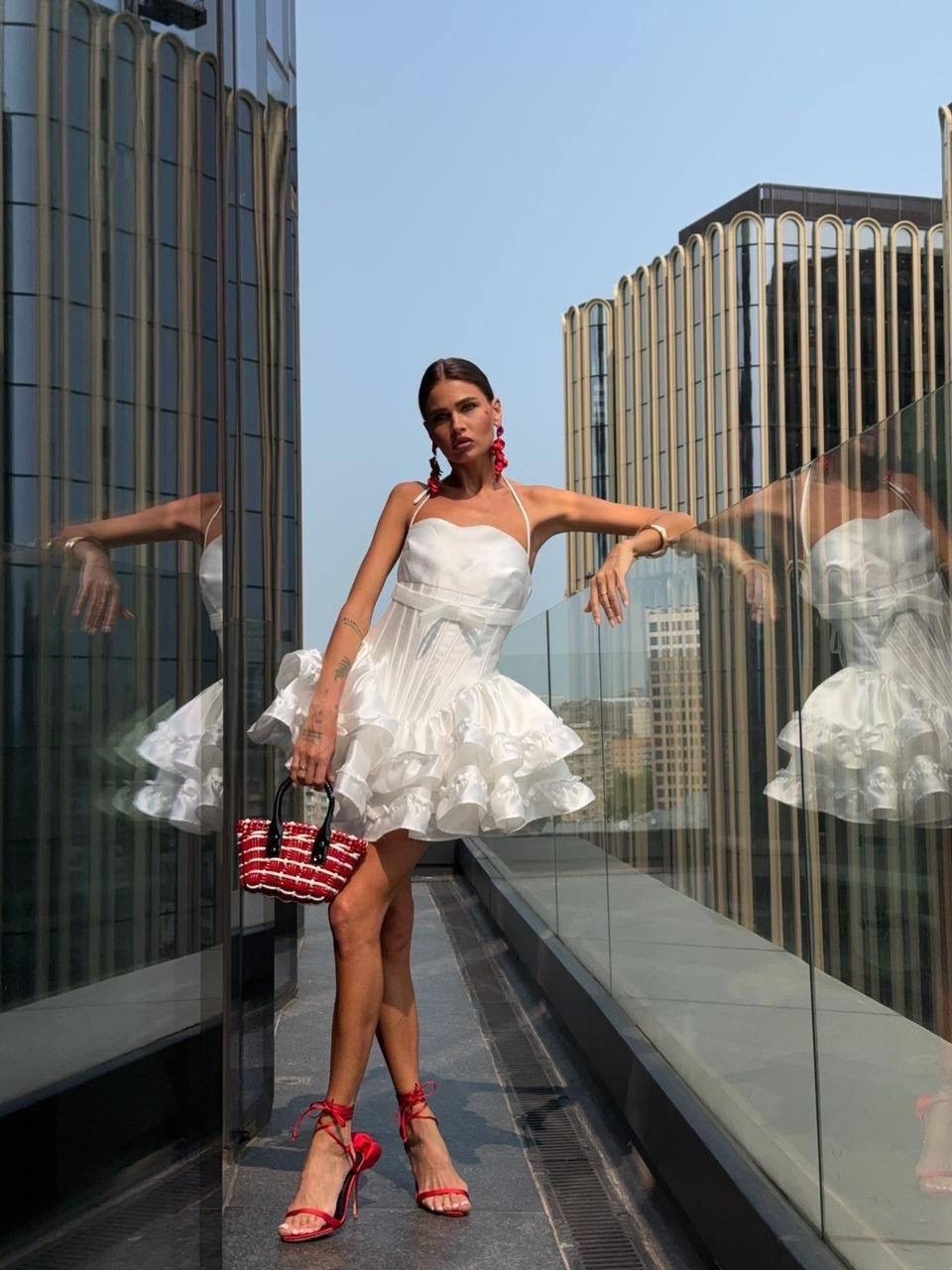 платья белые,стильное платье,женская платье,платье свадебное,платье на свадьбу