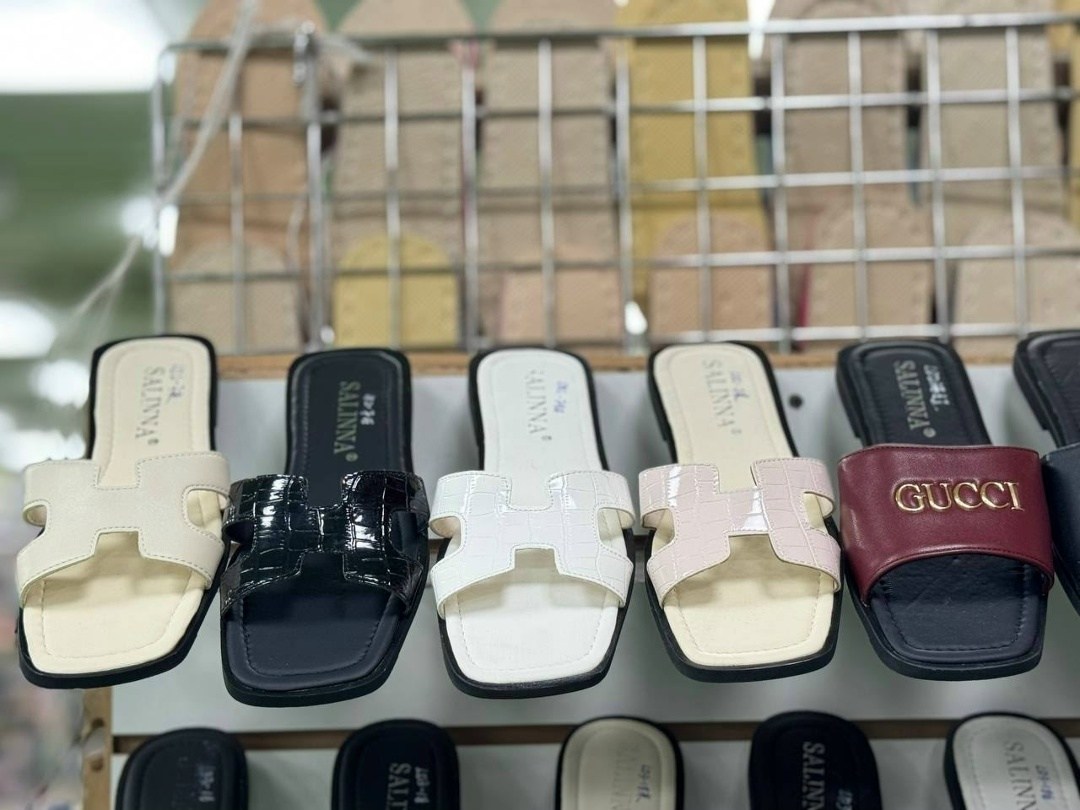 ,шлепанцы женские,женские шлепки,женская ,модные шлепанцы