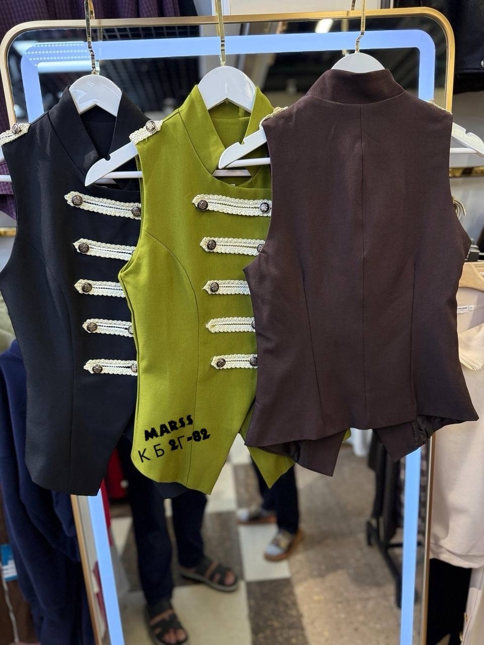 женские жилеты,жилет приталенный,жилет,женская жилетка,зеленый жилет