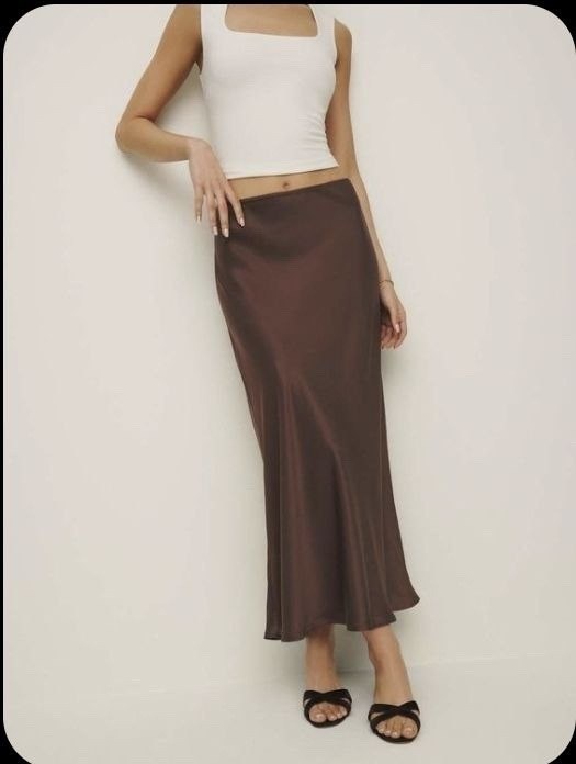 юбка атласная,шелковая юбка,коричневая атласная юбка,атласная юбка коричневого цвета,образ с шелковой юбкой миди