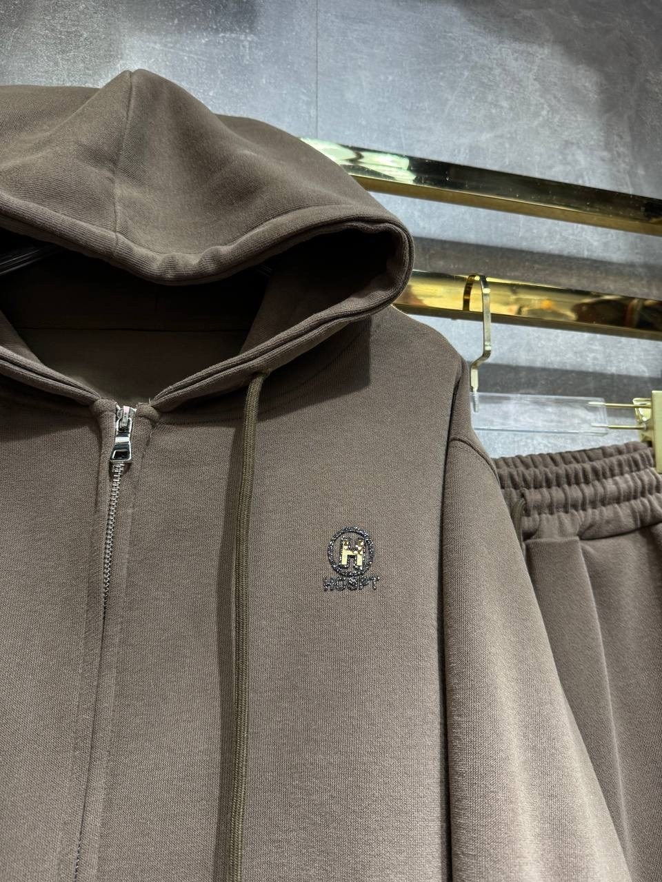 спортивный костюм,спортивный костюм brunello,спортивный костюм brunello cucinelli,спортивные костюмы на флисе,костюм спортивный мужской ermenegildo zegna коричневый