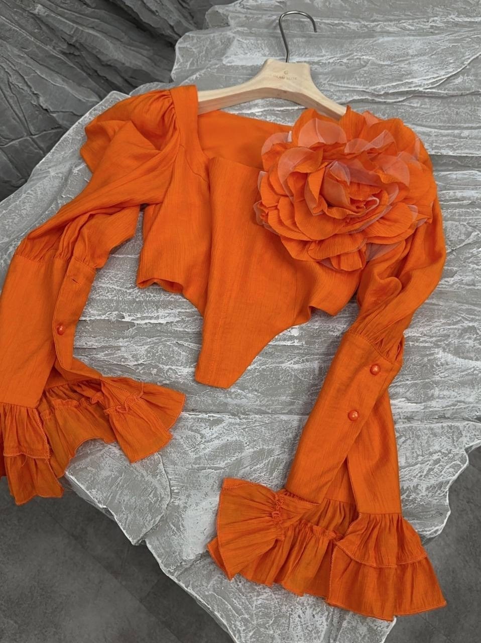 блузка с оборками,блузка с 3d цветами для женщин,женская блузка,блузка с объемными рукавами,блуза с розами