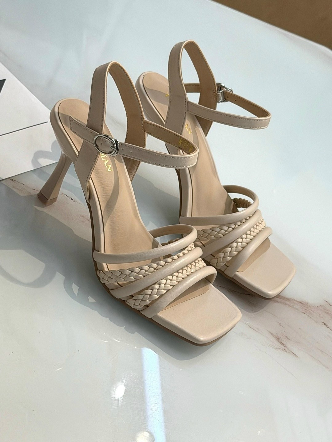 босоножки женские,босоножки стильные,босоножки на каблуках,босоножки открытые,