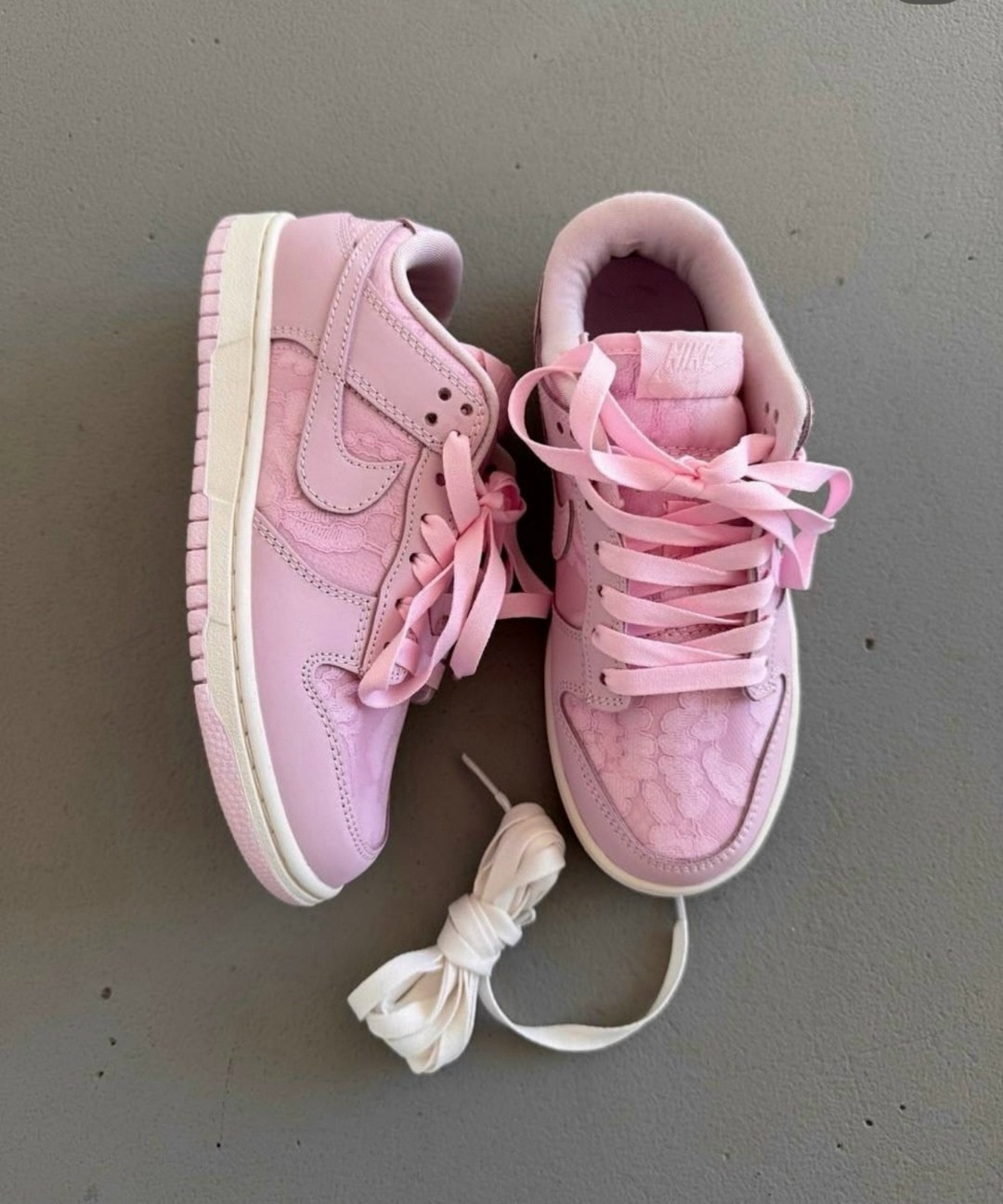 nike dunk low pink,nike dunk low gs 'triple pink',кроссовки найк розовые,nike dunk low,розовые найк