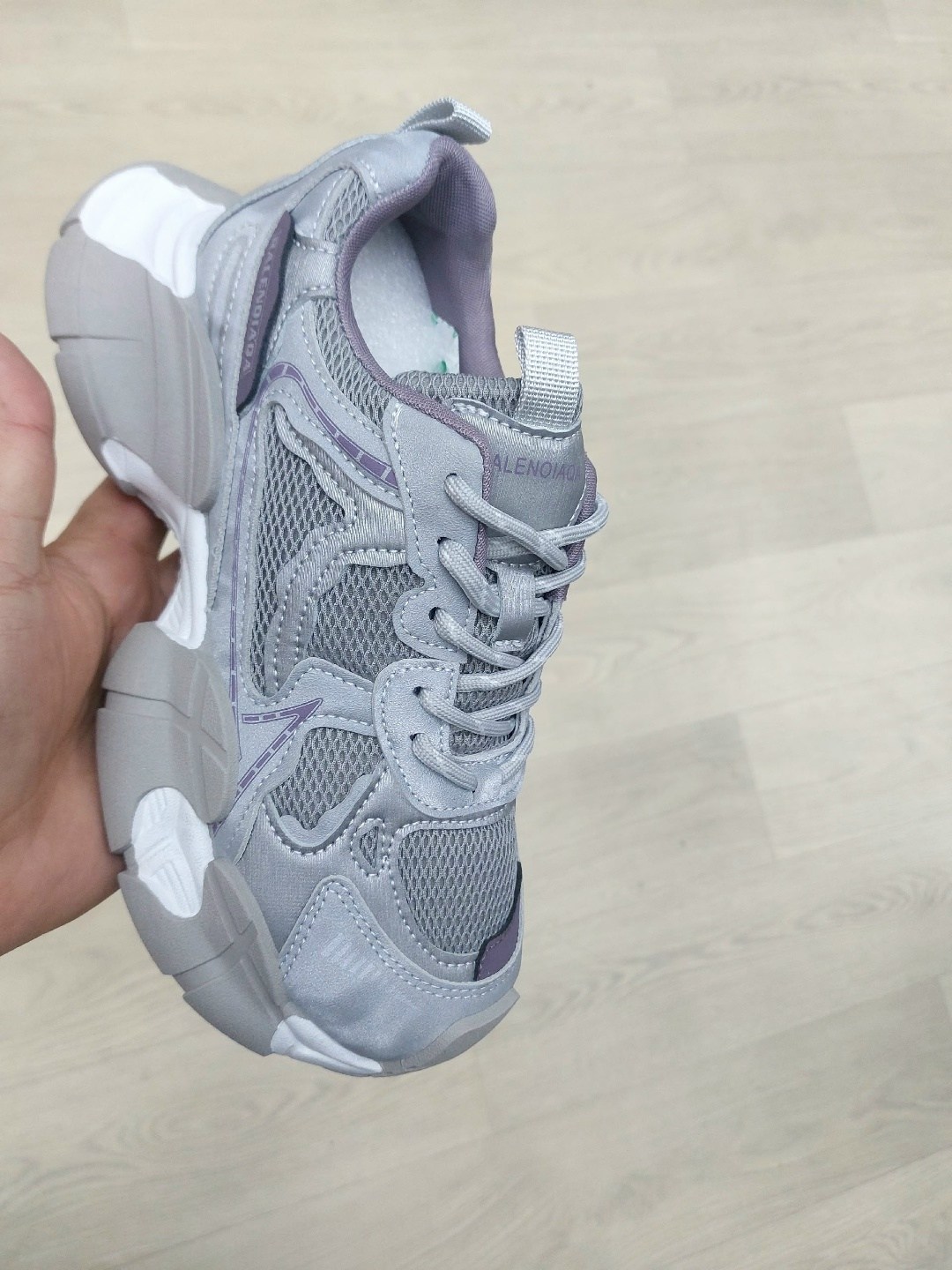 кроссовки женскиe,женские массивные кроссовки,кроссовки повседневные,массивные кроссовки,оригинальные кроссовки