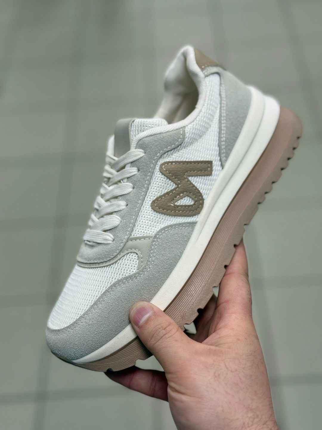 кроссовки,кроссовки повседневные,женские кроссовки,удобные кроссовки,кроссовка