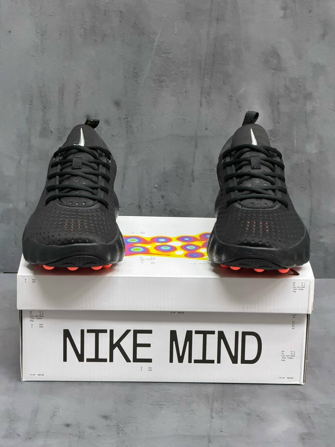 кроссовки,,кроссовки огромные,кроссовки черные,nike mind 002